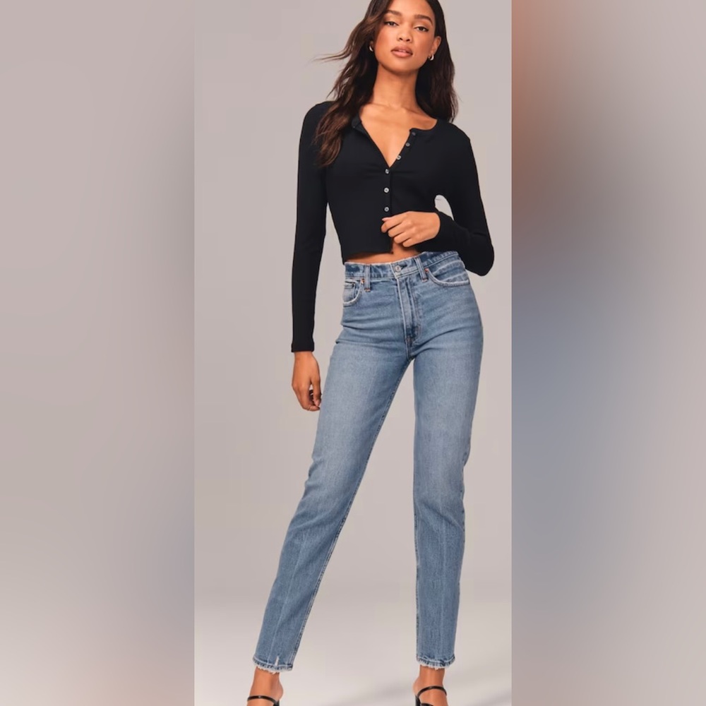 Abercrombie & Fitch High Rise Mom Jean